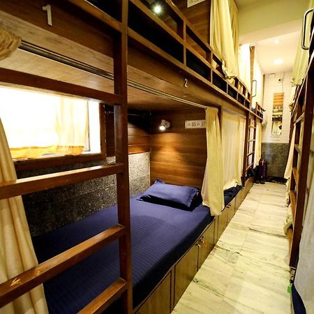 Maple Social Hubz-Hostel 뭄바이 외부 사진