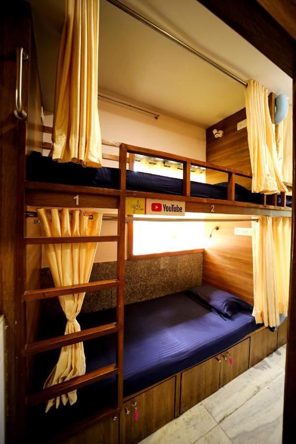 Maple Social Hubz-Hostel 뭄바이 외부 사진