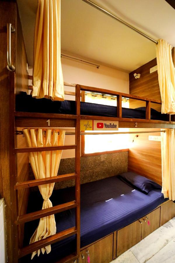 Maple Social Hubz-Hostel 뭄바이 외부 사진
