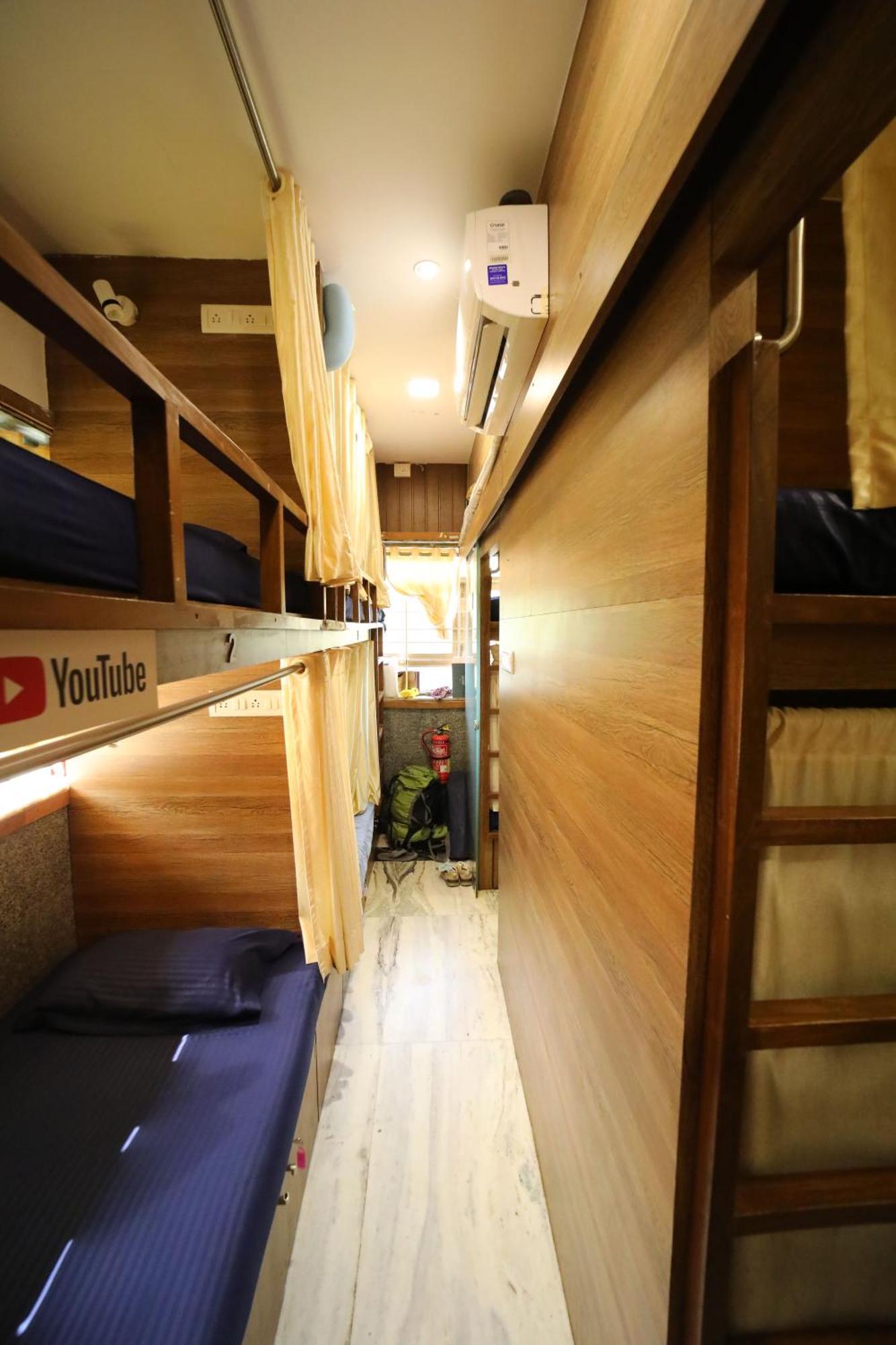 Maple Social Hubz-Hostel 뭄바이 외부 사진